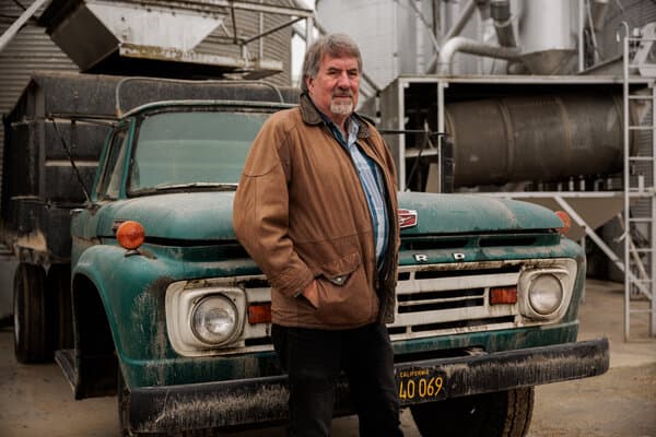 A photo of the U.S. Capitol building, representing the narrow Republican majority in the House of Representatives.